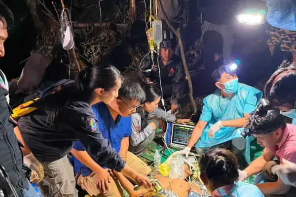 Rescue teams managed to free five people trapped for more than a week in a cave in Laos