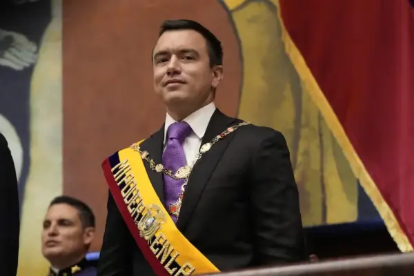 Ecuador's President again reduces his government, going from 14 to 10 ministries
