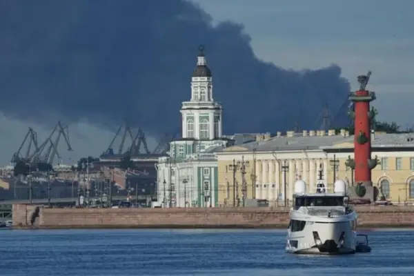 “I thank our soldiers for their precision”: Zelensky claims a Ukrainian attack on an oil terminal in Saint Petersburg
