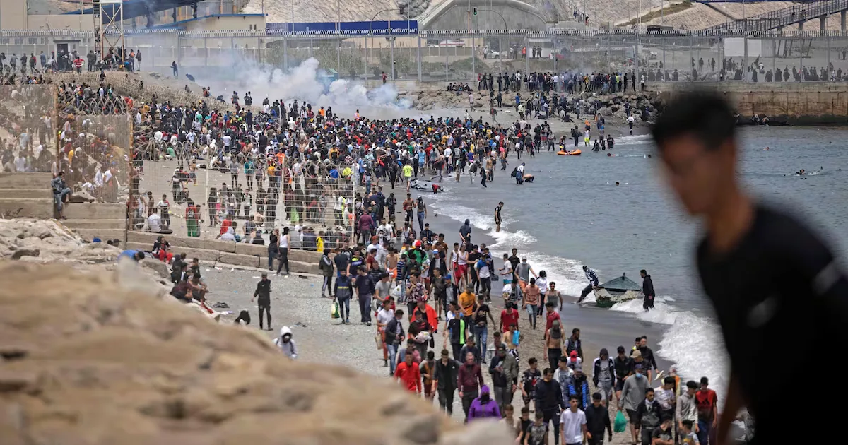 Von der Leyen calls the images from Ceuta “unacceptable” and urges to stop the arrivals “immediately”