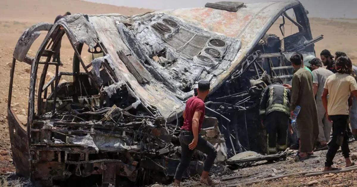 At least 35 dead and 30 injured in a collision between two buses in Syria