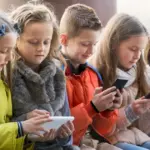 French Parliament approves a widespread ban on social media for minors under 15