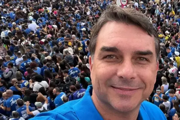 Flávio Bolsonaro accuses Lula of US tariffs on Brazil: “We are on a plane without a pilot”