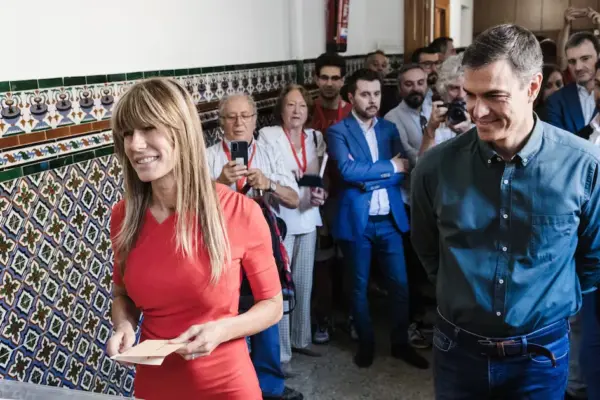 Madrid Court returns passport to Pedro Sánchez's wife but maintains trial with popular jury