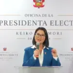 Fujimori configures his cabinet and presents the prime minister, foreign minister, and head of the economy