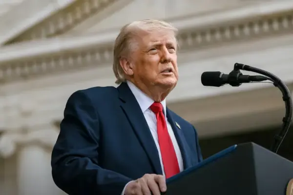 Trump threatens to punish Iran after Houthi attack against Saudi oil tankers in the Red Sea