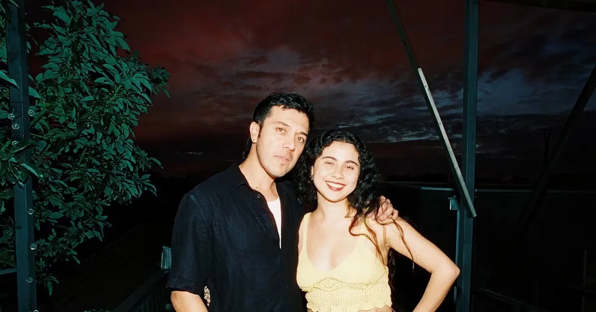 Gepe and Silvana Estrada reinvent “Hablar de Ti”