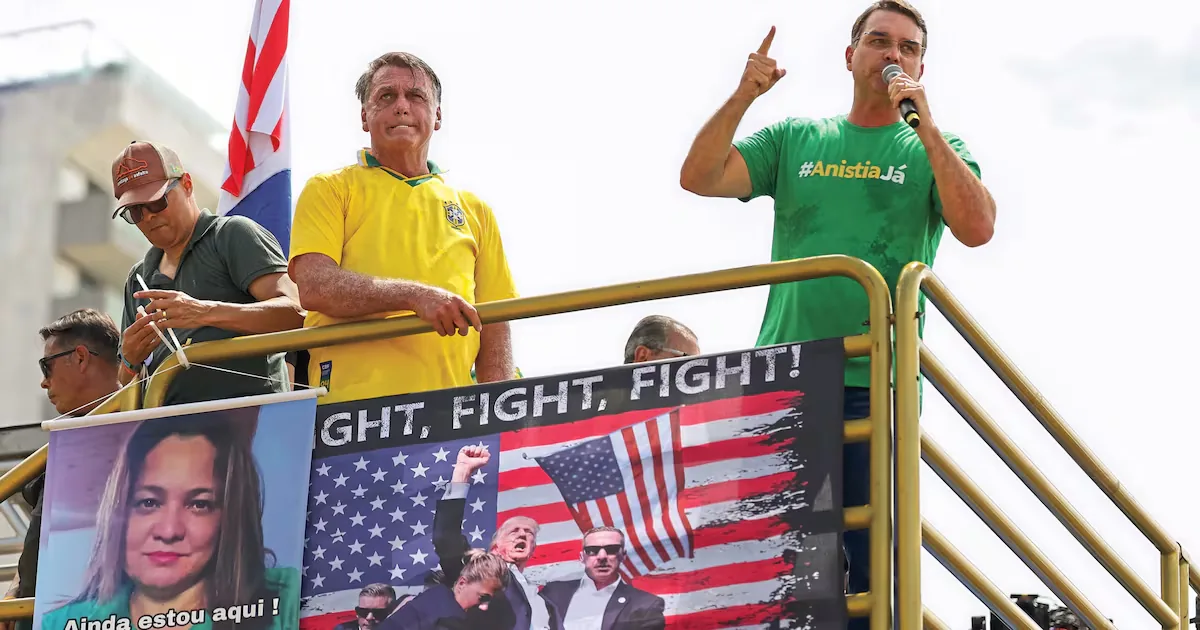 Judge suspends Flávio Bolsonaro's visits to his father for 90 days and asks former president to explain if he knew about the letter's disclosure