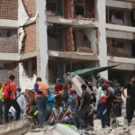 “We are not going to abandon them under the ruins”: a month later, Venezuela continues to unearth its dead