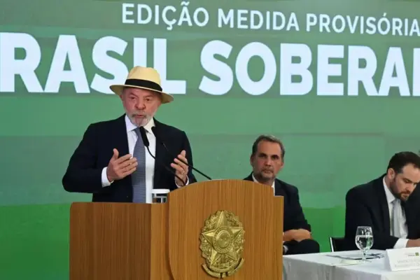 Lula accuses the U.S. of “manipulating a fundamental issue” to justify its tariff policy