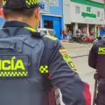 Two explosive attacks hit Colombia: one leaves a police officer dead and another two security guards injured