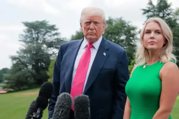 The questions raised by the departure of the White House spokesperson three months before the midterm elections