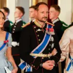 Haakon VIII assumes the throne and maintains the motto "Everything for Norway" after the death of Harald V