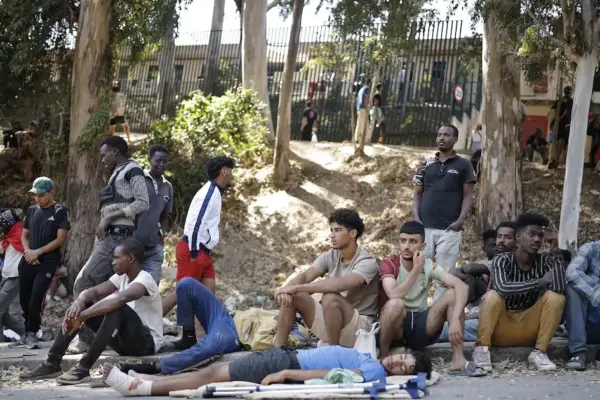 Morocco stops massive attempt of irregular crossing to Ceuta: 61 detained and 111 migrants intercepted