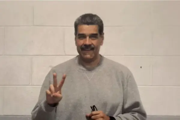 Nicolás Maduro shares photos from New York jail and quotes the Bible: “God will provide, Venezuela will be reborn”