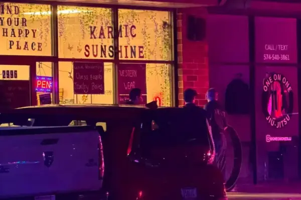 USA: Shooting leaves two dead and one injured in Indiana shopping mall