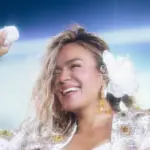 From a giant macaw to mariachis: this is the monumental show that Karol G brings to Chile