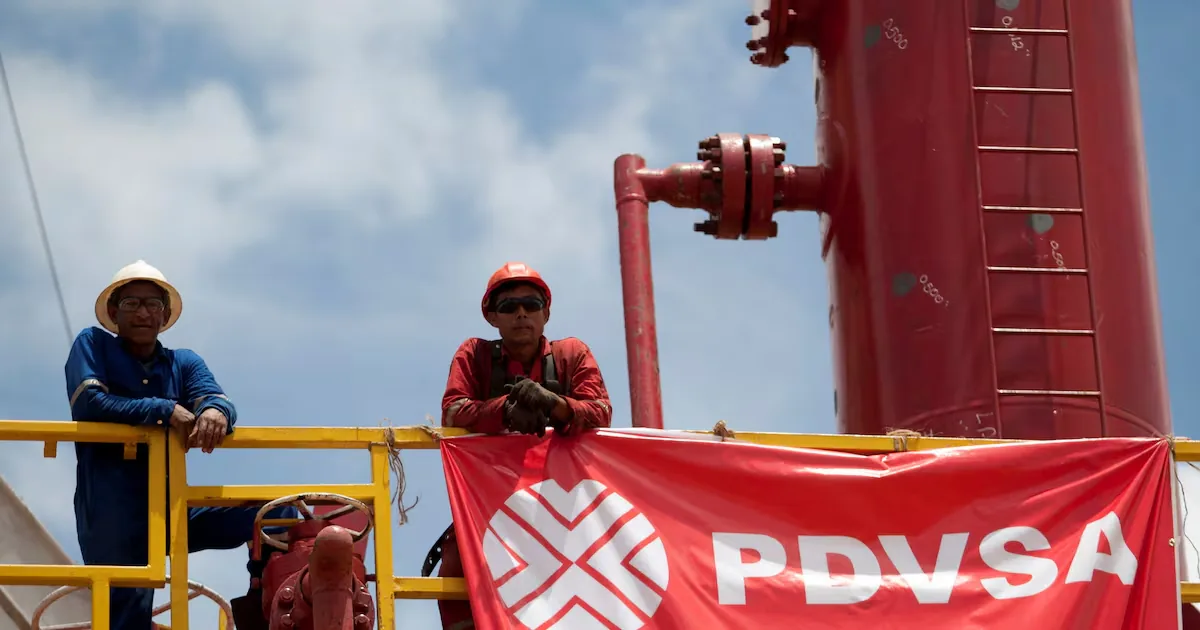 What does Venezuela gain and give up with the "historic" oil agreement with Trump?