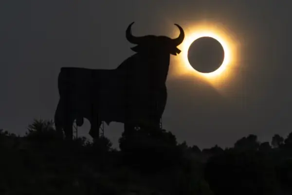 After 121 years, Spain experienced a total solar eclipse