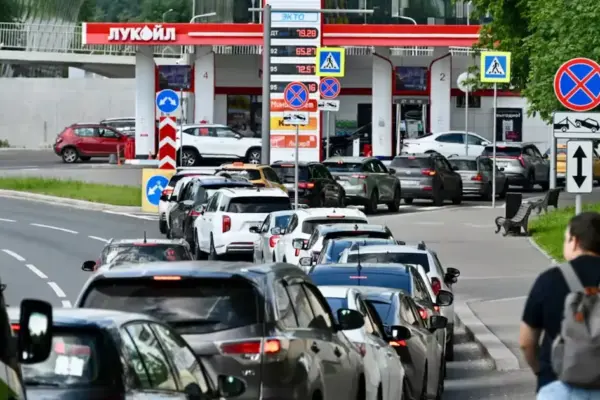 Russia runs out of fuel: The new front complicating the Kremlin