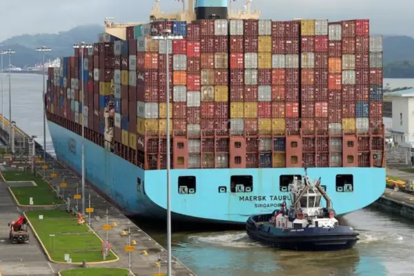 Consequences of the closure of Hormuz and the El Niño phenomenon: Ship pays 4 million dollars to skip the line in the Panama Canal