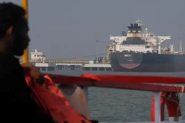 Iran announces that the agreement with Oman to manage the Strait of Hormuz is in its "final review phase"