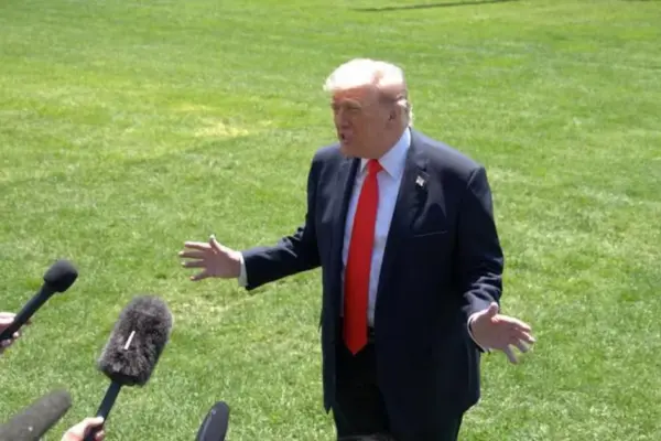 Trump outlines the possibility of “staying” in Iran and with its oil “like in Venezuela”