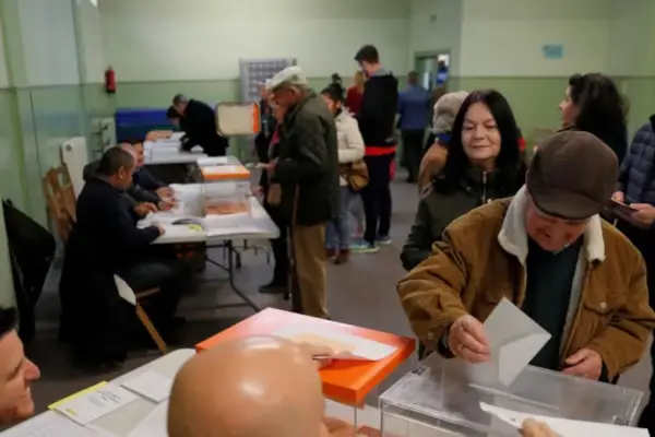 What is the "grandchildren's law" and its controversy over the impact on next year's elections in Spain